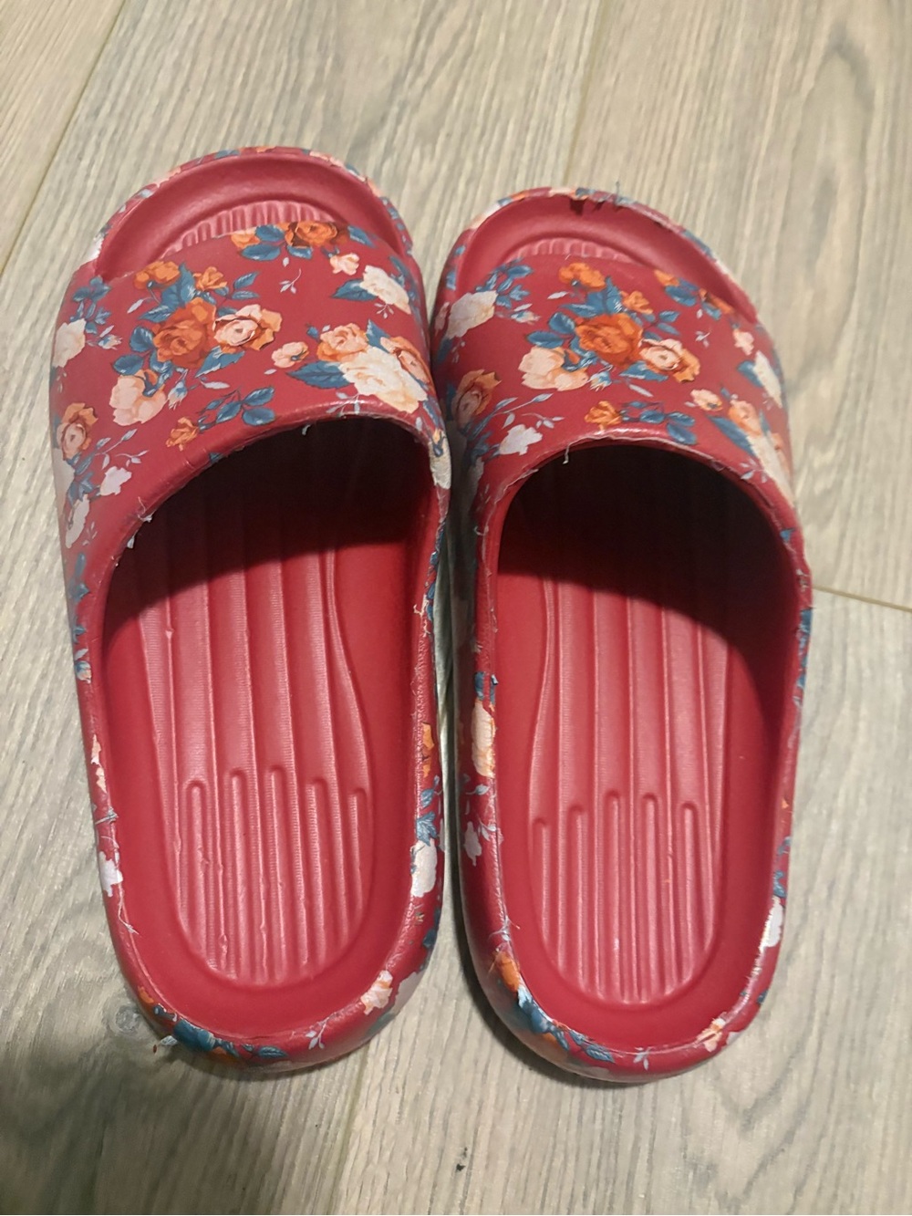 Women’s Floral Red Slide Sandals
